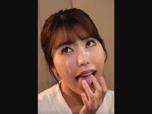 Nam sinh trúng số được cô giáo dâm đãng mút cu