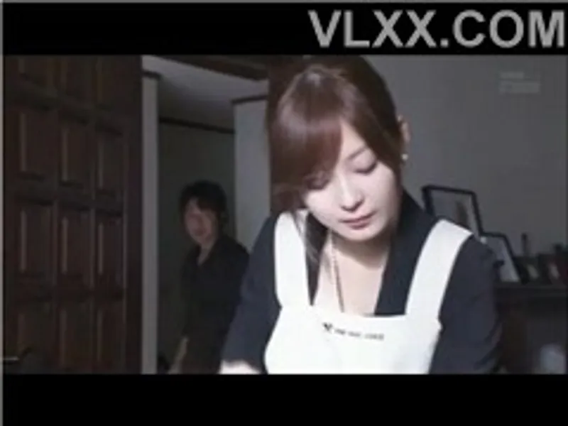 Anh xã đi công chuyện, vợ ở nhà bị chồng mới cưới của chị gái cưỡng hiếp
