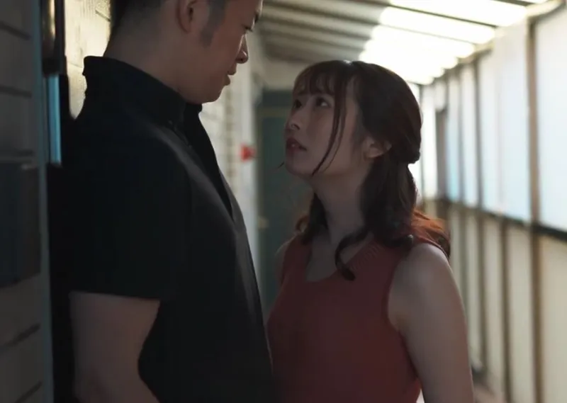 Bà xã mang thai, tôi bị bốc lửa bởi người vợ hàng xóm thường ở nhà một mình